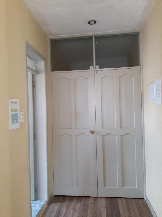 Hostal Mediodia كويتو المظهر الخارجي الصورة