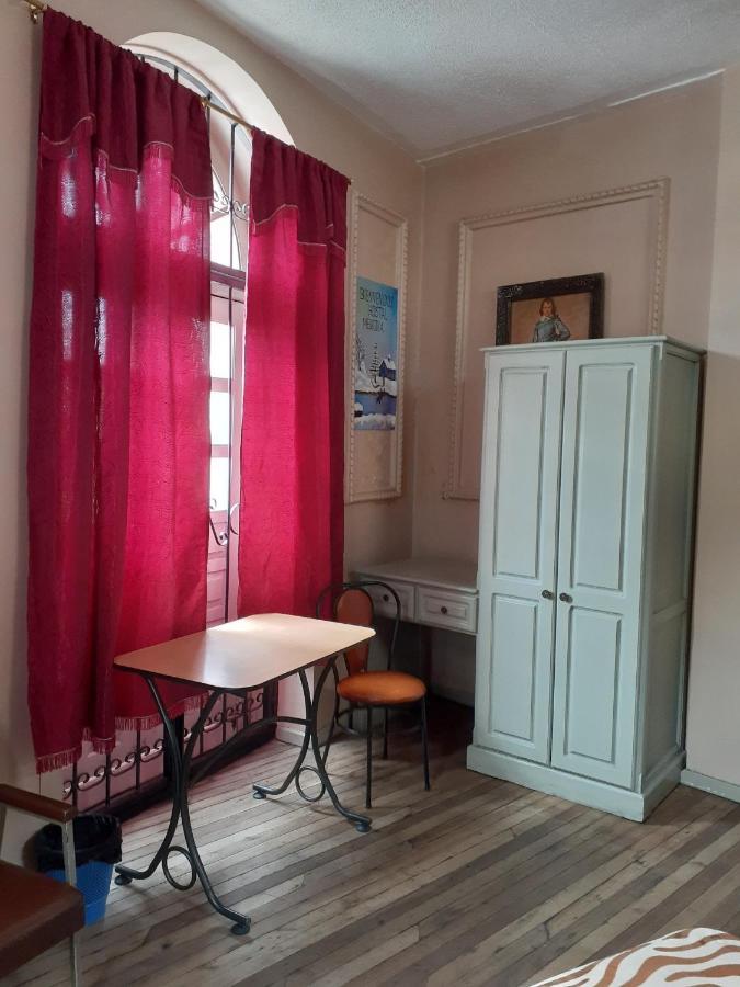 Hostal Mediodia كويتو المظهر الخارجي الصورة