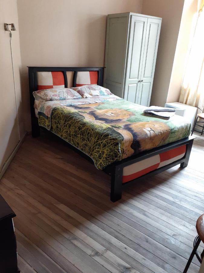 Hostal Mediodia كويتو المظهر الخارجي الصورة