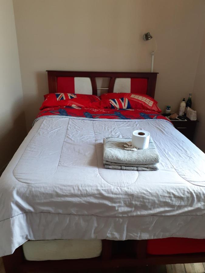 Hostal Mediodia كويتو المظهر الخارجي الصورة