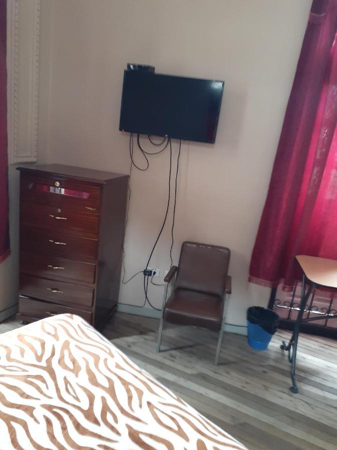 Hostal Mediodia كويتو المظهر الخارجي الصورة